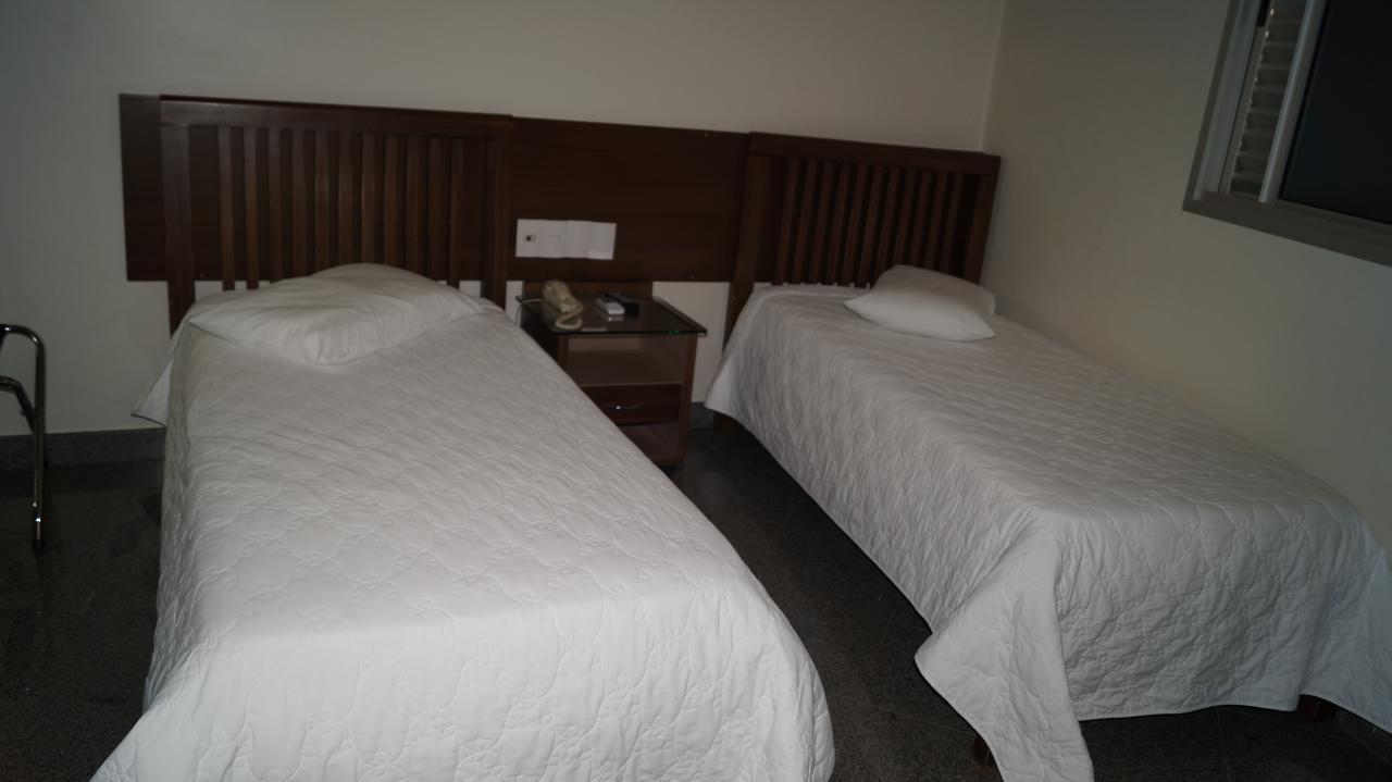 Lindoya Hotel Catalão Eksteriør bilde