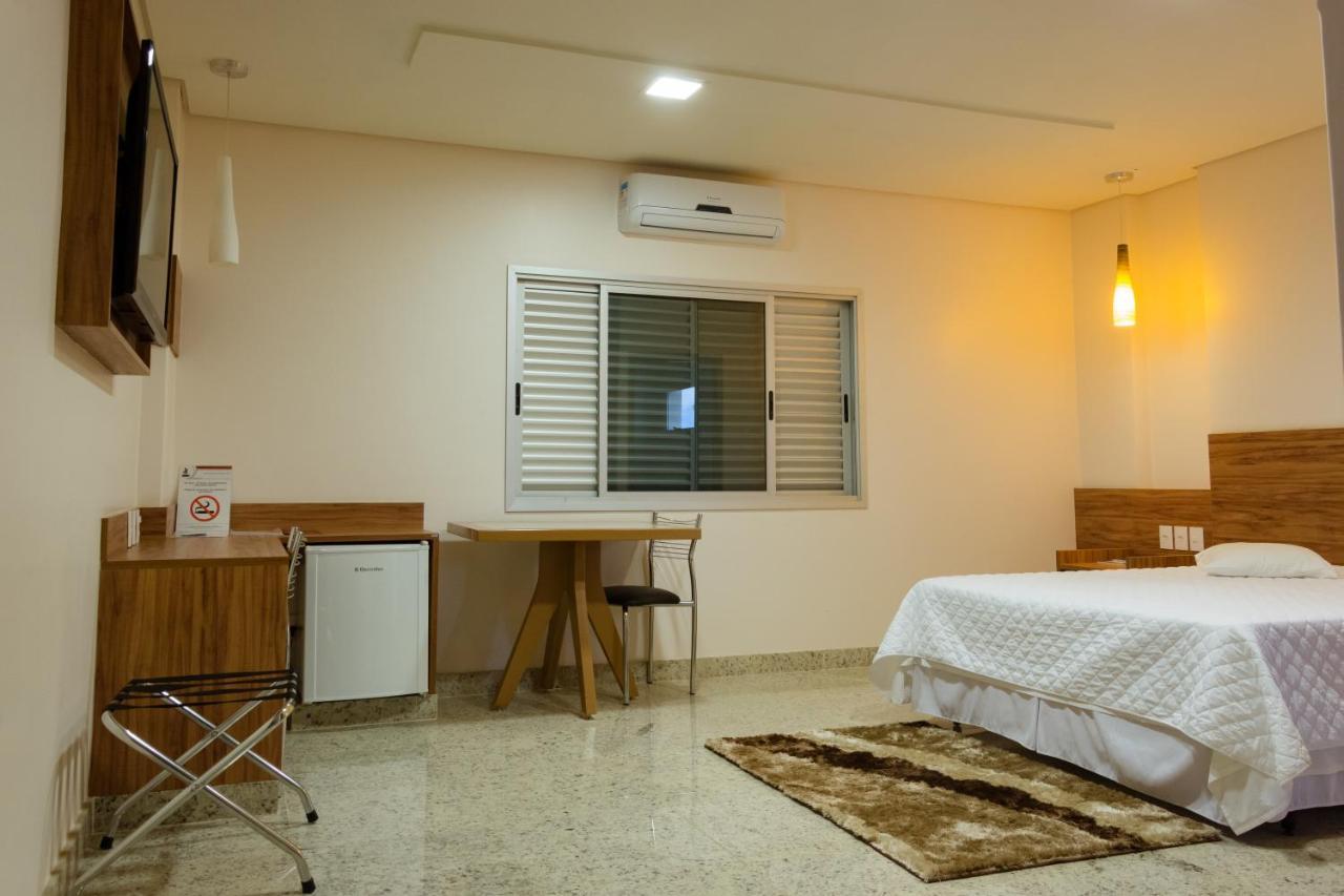Lindoya Hotel Catalão Eksteriør bilde