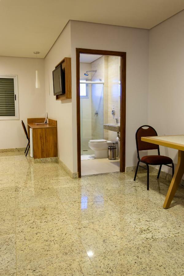 Lindoya Hotel Catalão Eksteriør bilde